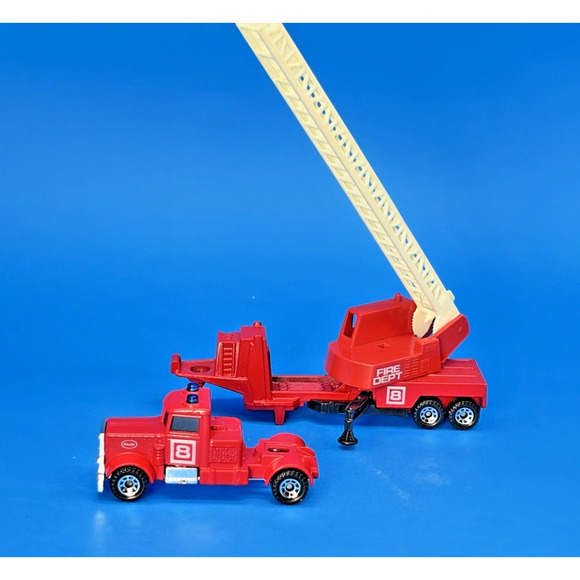 1984 Matchbox Peterbilt Convoy Fire Engine 1/80 Die-Cast Semi-Trailer Truck - Picture 13 of 16